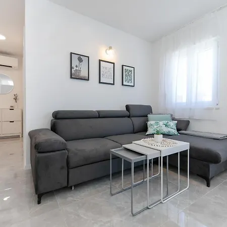 Enjoy Ciovo Apartman *
